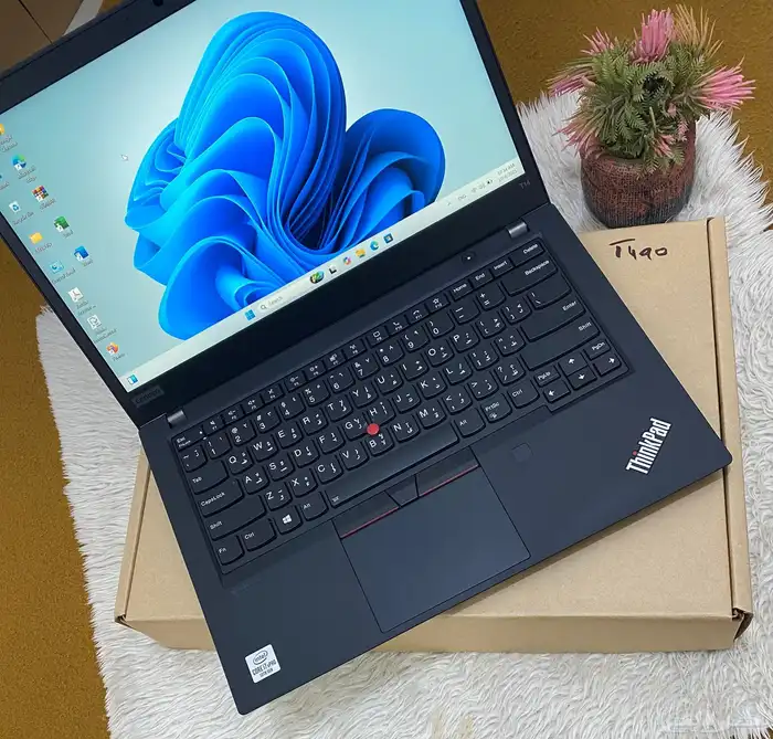 لابتوب لينوفو Thinkpad T14 شاشه لمس كور i7 شبه الجديد 0