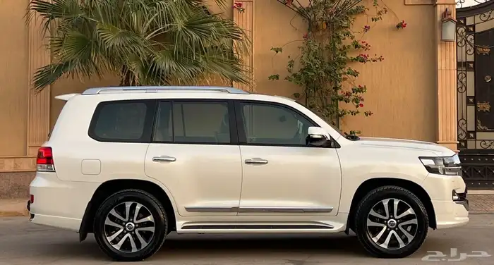 تويوتا لند كروزر GXR سعودي 2