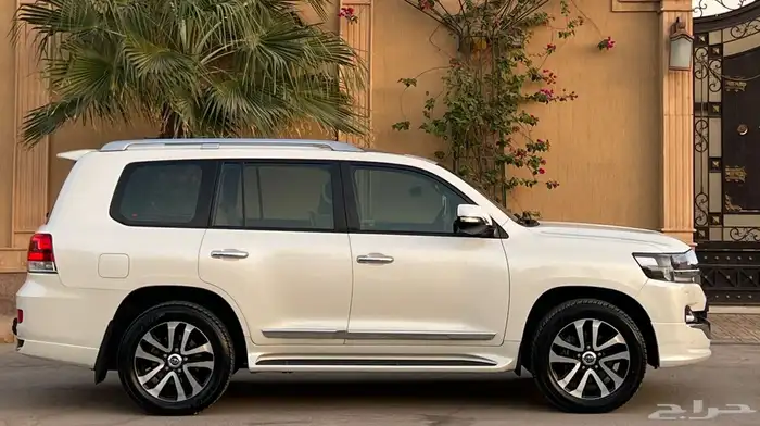 تويوتا لند كروزر GXR سعودي 5