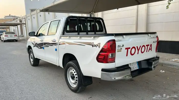 تويوتا هايلوكس 4