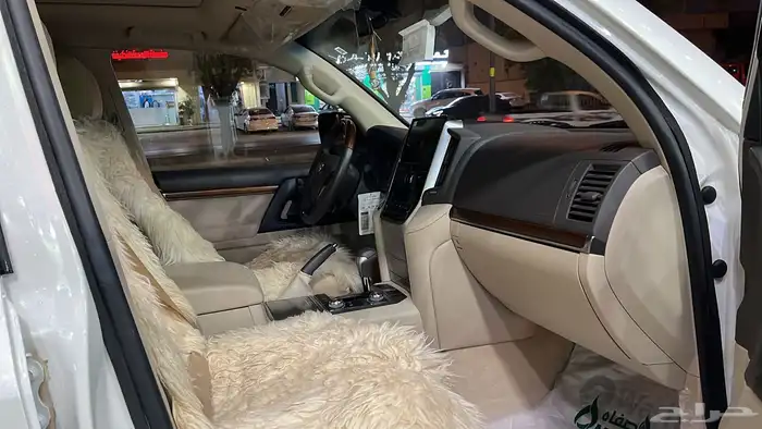 جيب لاندكروزر 2018 سعودي فل كامل 0