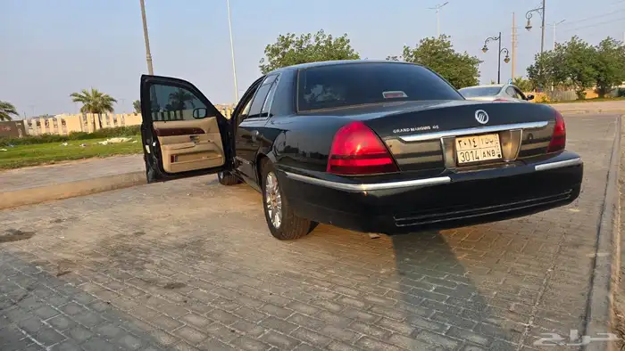 فورد مركيز 2010 1