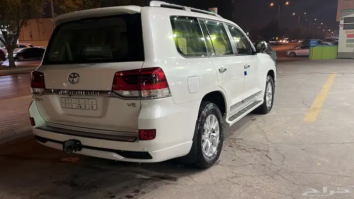 جيب لاندكروزر 2018 سعودي فل كامل 1