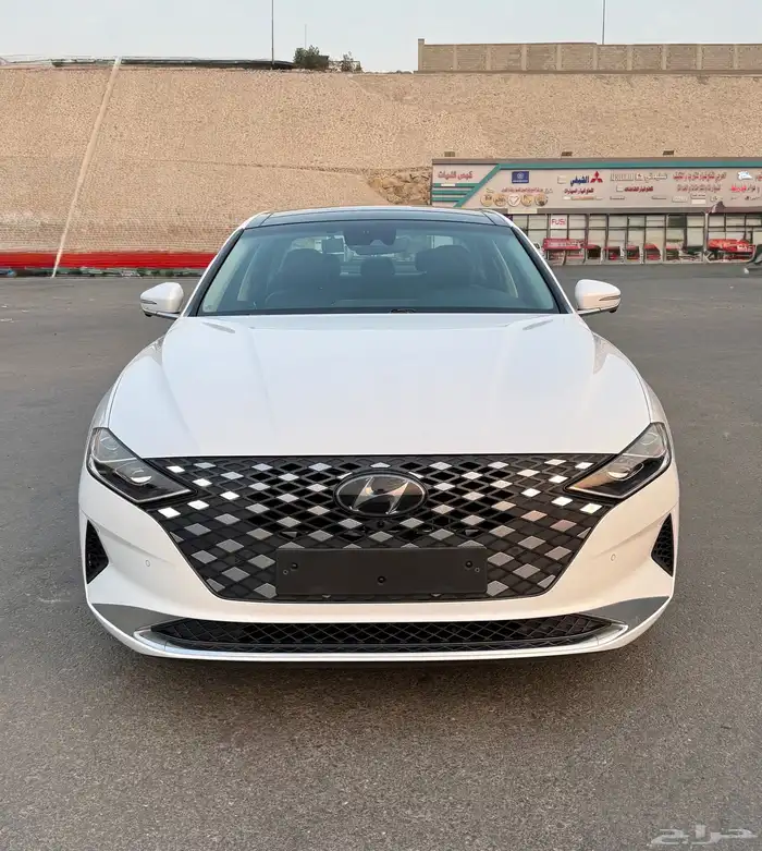 ازيرا 2023 بنورما فل كامل بحالة الوكاله للبيع 1