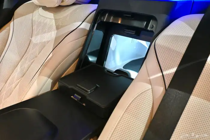 مرسيدس S560 2018 17