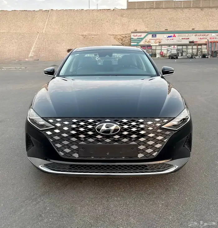 ازيرا 2020 بنورما 4 سلندر فل نضيفه جدا  للبيع 1