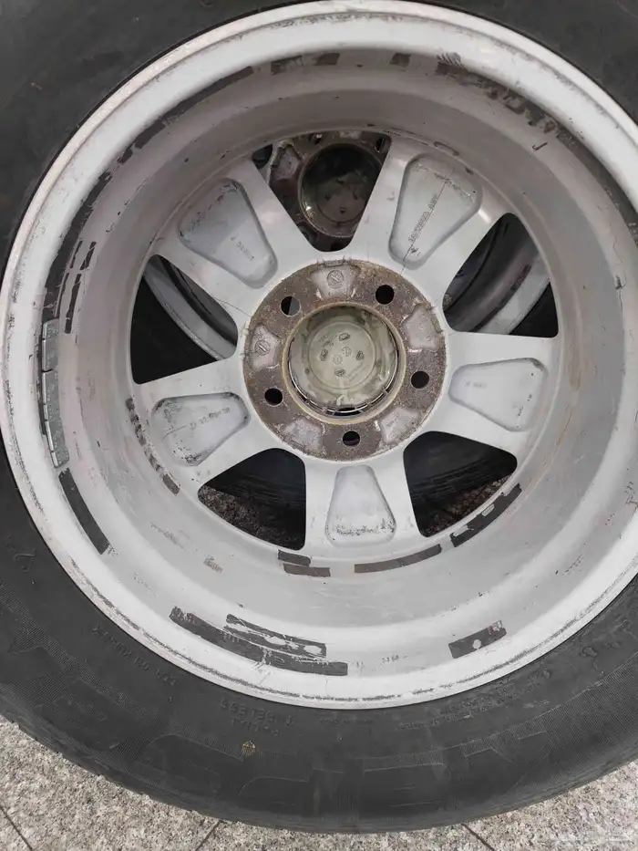 جنوط لاند كروزر. 2015 أصلي وكالة 2