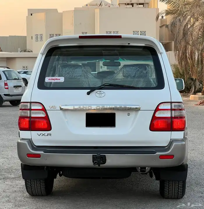 لاندكروزر V-XR نص فل 2004 9