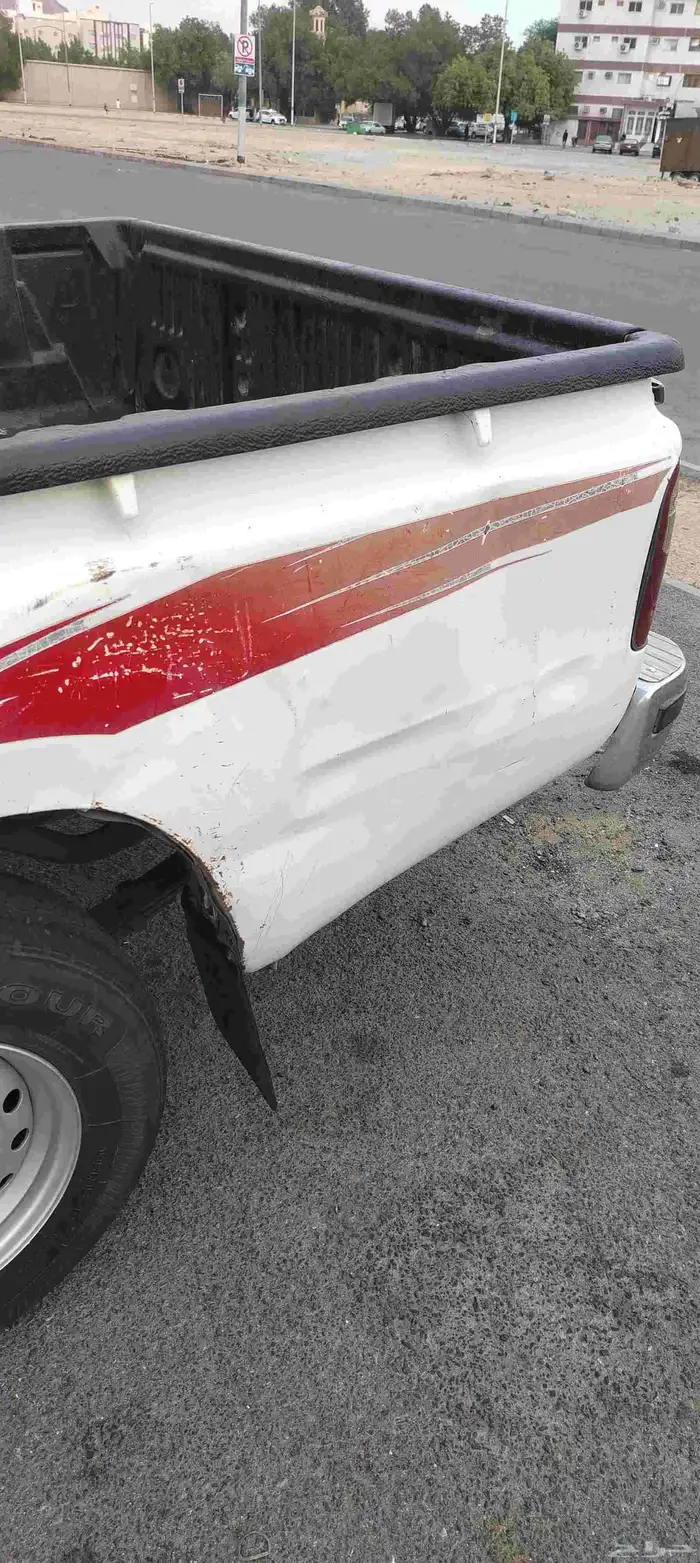 للبيع هايلوكس ديزل موديل 2004 ديزل اساس 9