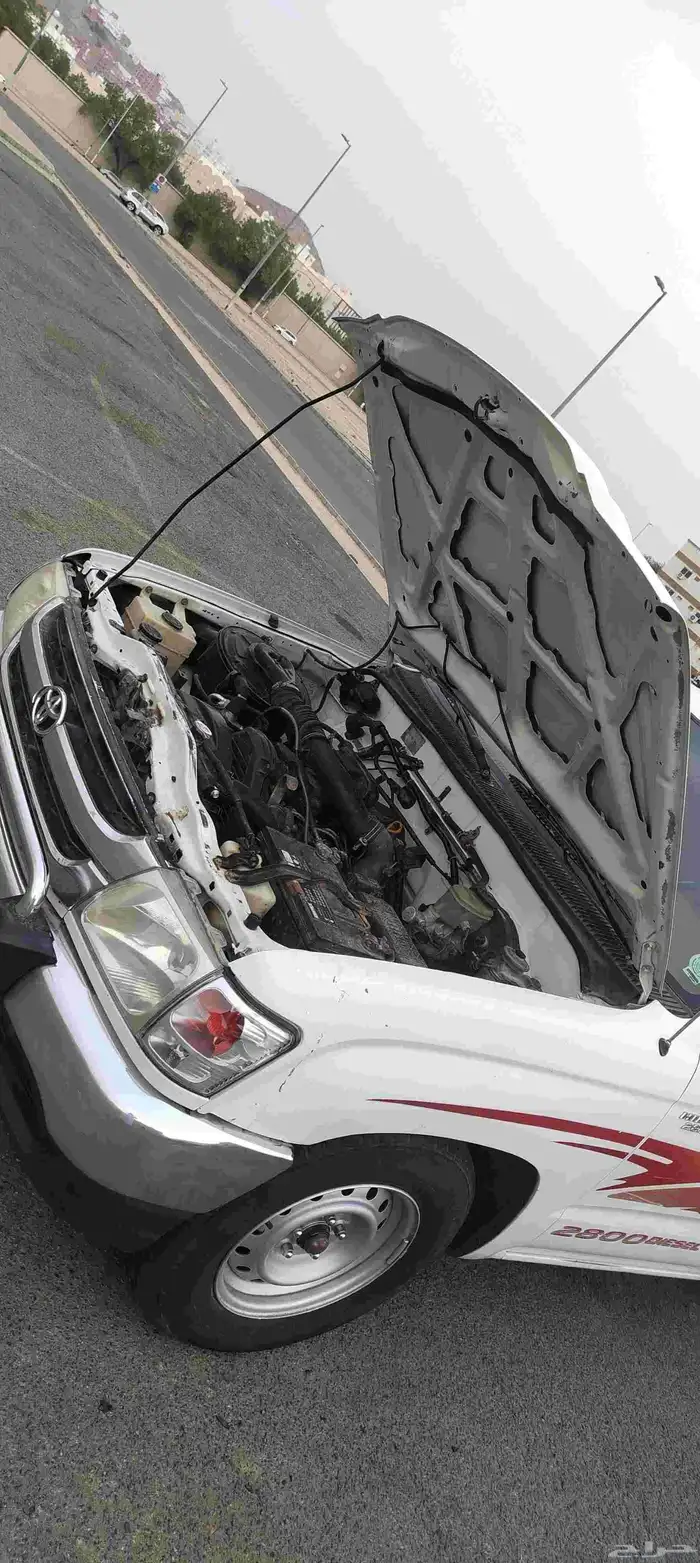 للبيع هايلوكس ديزل موديل 2004 ديزل اساس 5