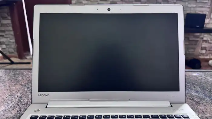 لاب توب إيسر 1