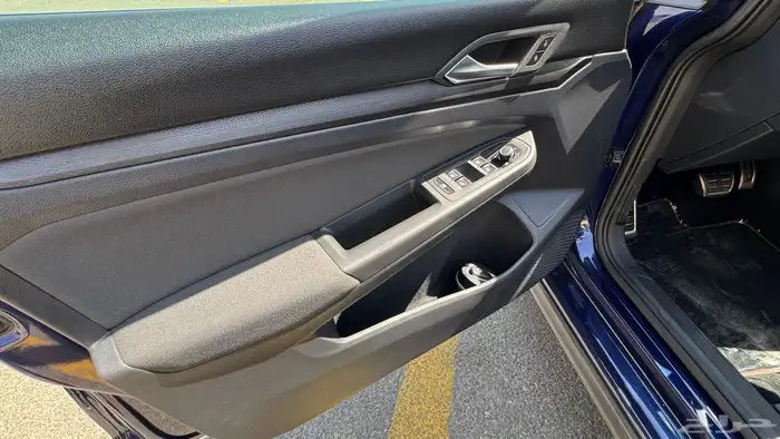 فولكس واجن جولف GTI 2022 38