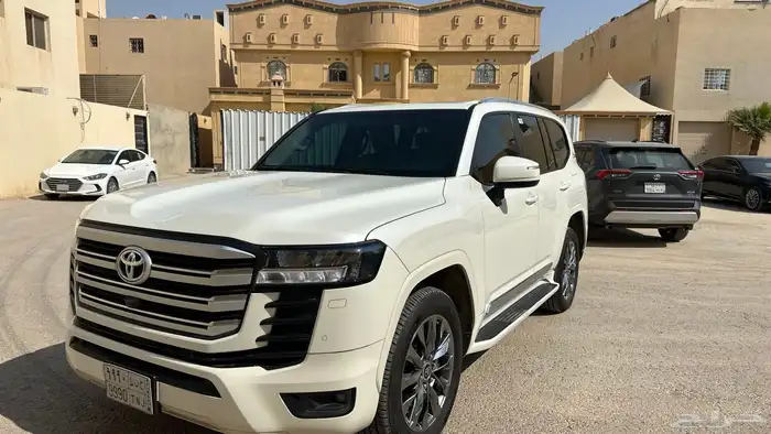 لاندكروزر GXR4  2022 أبيض لؤلؤي جلد 1