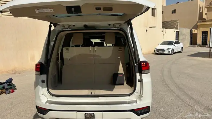 لاندكروزر GXR4  2022 أبيض لؤلؤي جلد 12