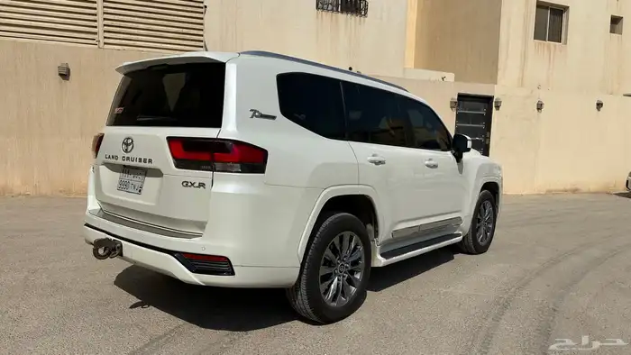 لاندكروزر GXR4  2022 أبيض لؤلؤي جلد 16