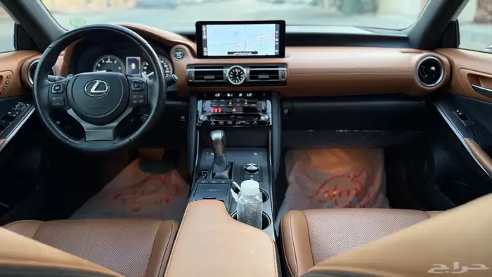 لكزس is300 2022 BB للبيع 18