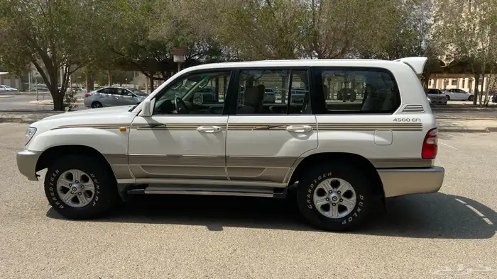 جيب لاندكروزر 6