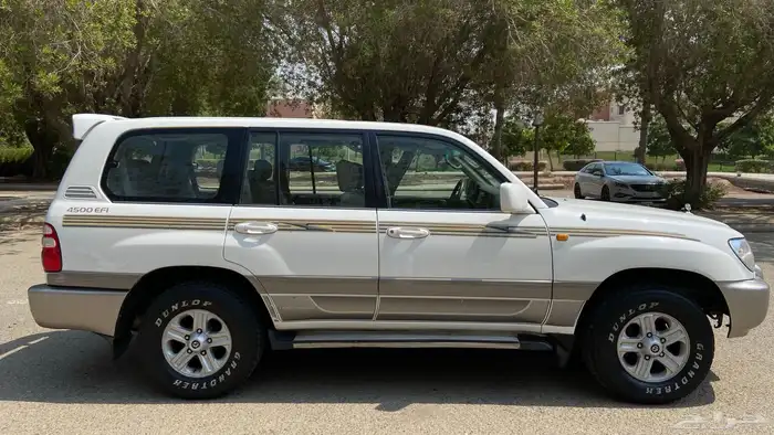 جيب لاندكروزر 24