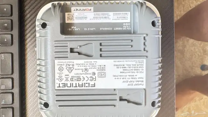 للبيع أجهزة Fortinet FortiAP بحالة شبه جديدة 5