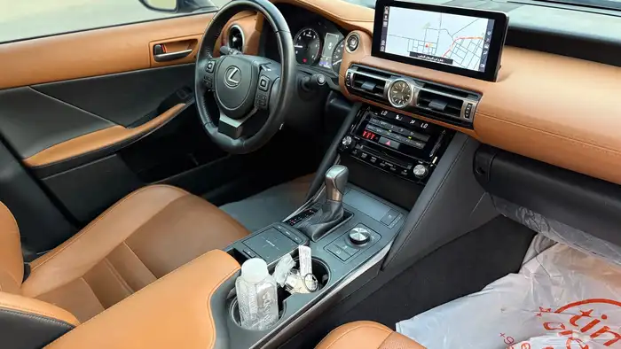 لكزس is300 2022 BB للبيع 17