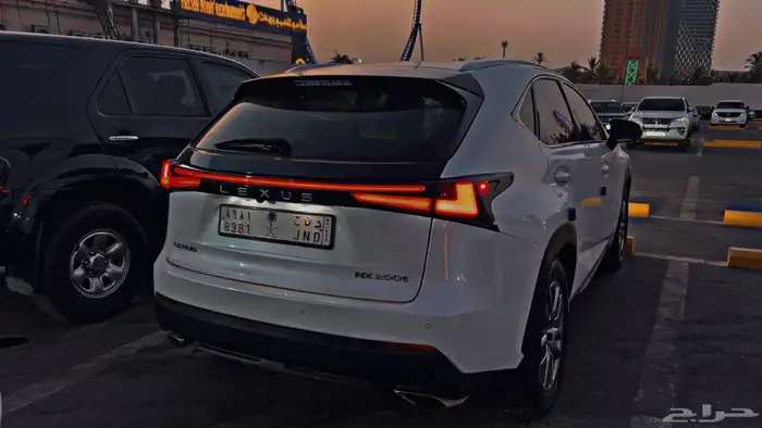 لكزس NX 200 خليجي اقبل بدل 40