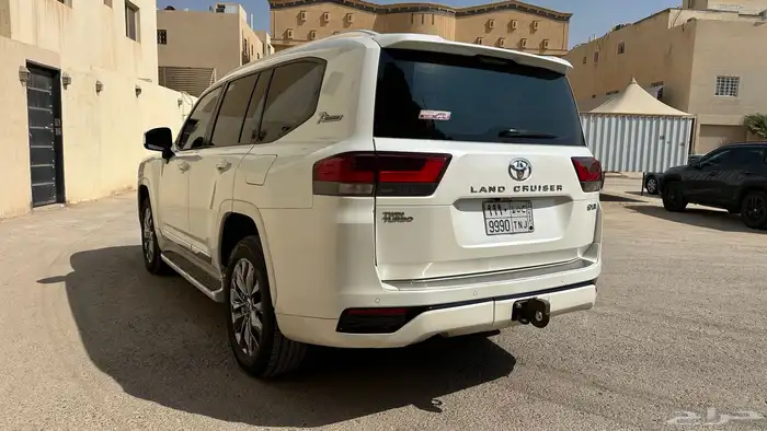 لاندكروزر GXR4  2022 أبيض لؤلؤي جلد 14