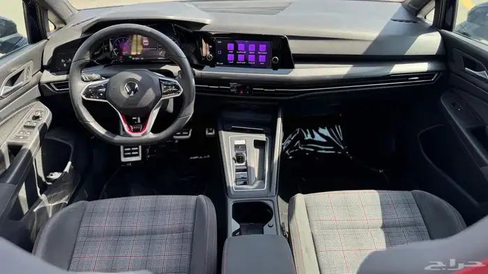 فولكس واجن جولف GTI 2022 27