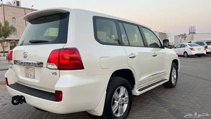 لاندكروزر 2014 مخزن ماشي 90 الف Gxr 3 4