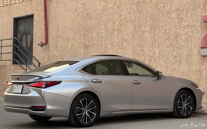 لكزس ES250 2023 فل كامل 11