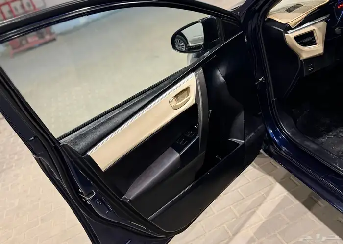 تويوتا كورولا 2015 مالك اول ممشى قليل 11