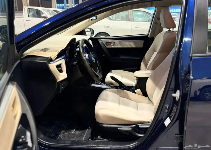 تويوتا كورولا 2015 مالك اول ممشى قليل 12