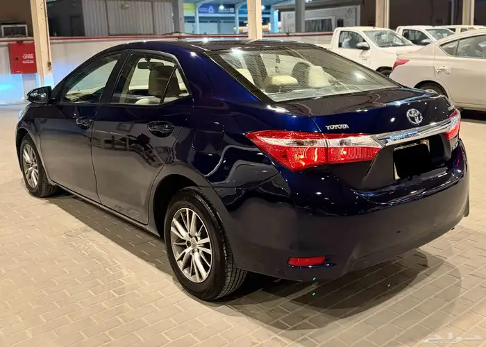 تويوتا كورولا 2015 مالك اول ممشى قليل 9