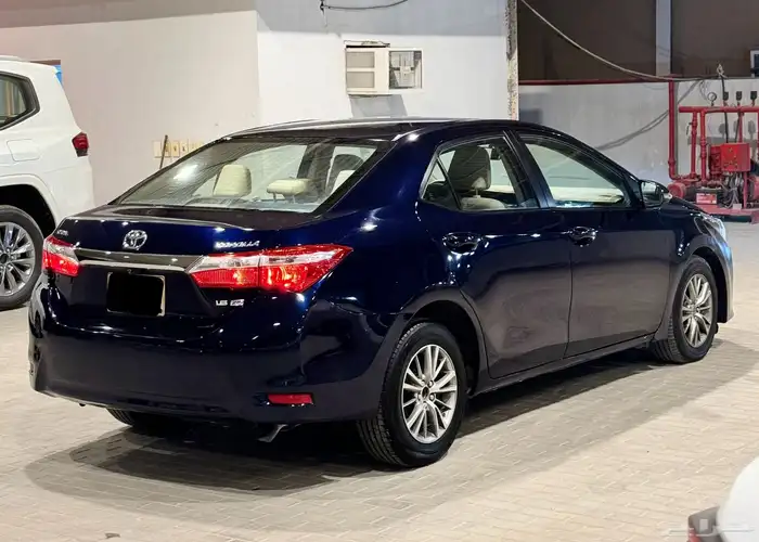 تويوتا كورولا 2015 مالك اول ممشى قليل 6