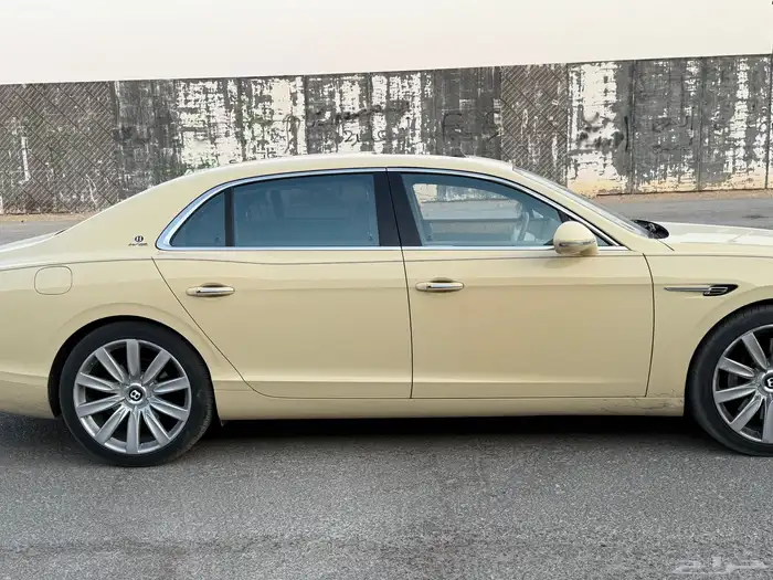 بنتلي فلاينج سبير 2015 ممشى 45 الف ثاني مالك بودي وكاله 3