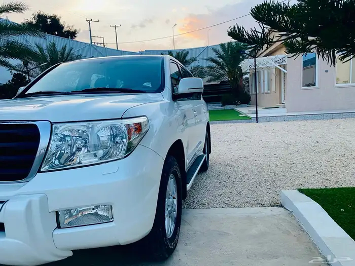 جيب مخزن شبه الجديد فل كامل. 6. مديل2010 العداد143 3