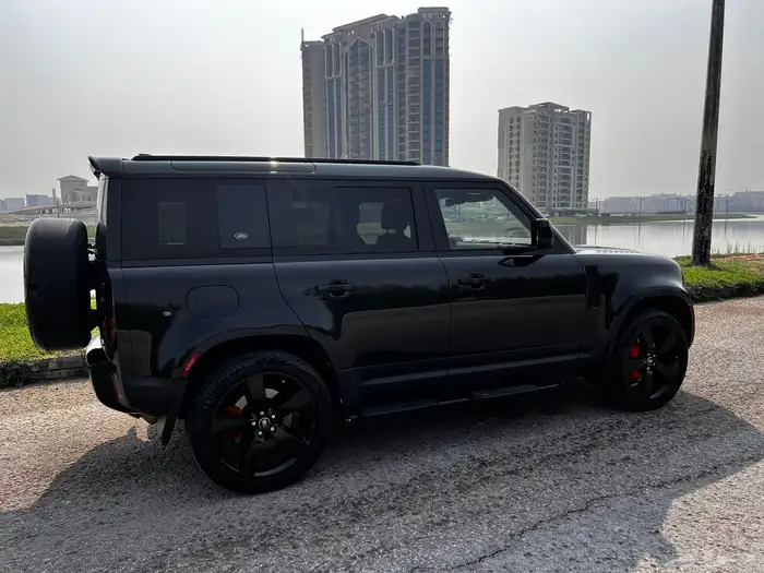 للبيع لاندروفر ديفندر SE 0