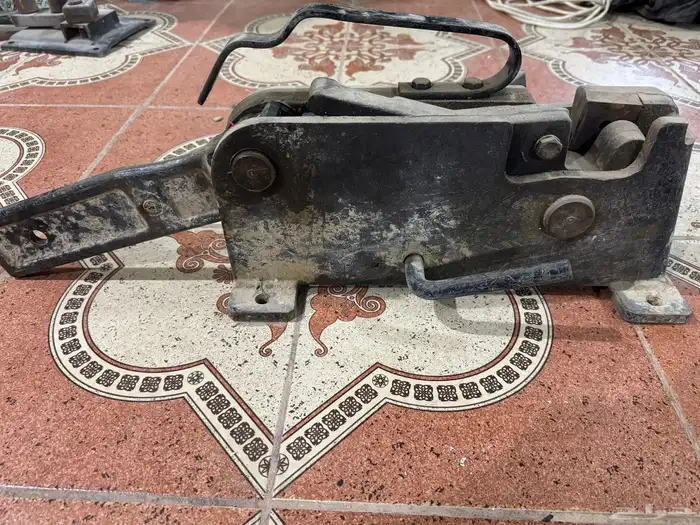 قطع وثنى حديد التسليح 0