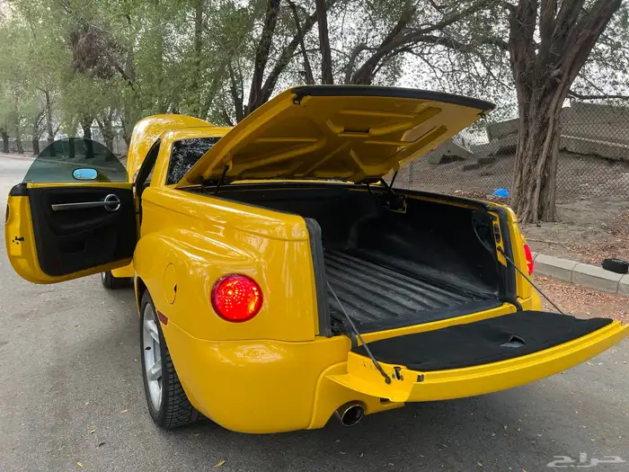 مخزن كشف ونيت بيك اب شيفرولية SSR موديل 2003 17