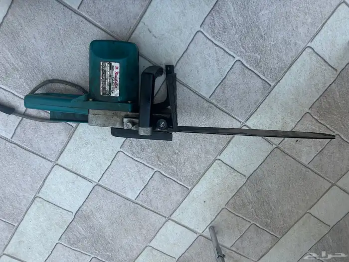 منشار قط ع أشجار وأخشاب ماكيتا 3