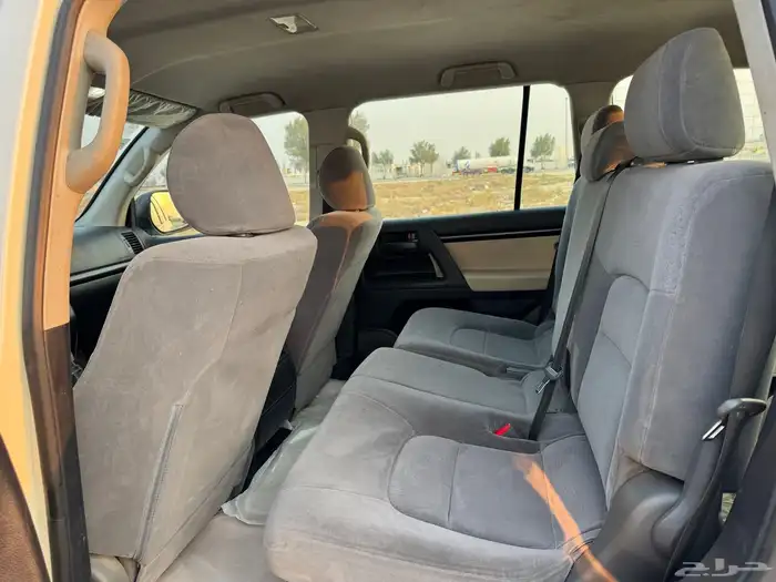 جيب لاندكروزر 2010 G 15