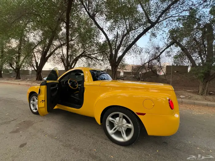 مخزن كشف ونيت بيك اب شيفرولية SSR موديل 2003 11