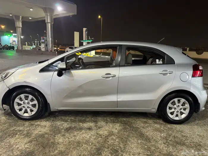 كيا ريو هاتش باك 2016 3