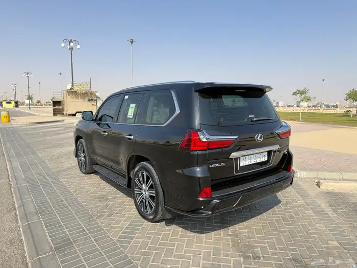 جيب لكزس 2020 فل كامل برجكتر نقط عمياء AD سعودي 3