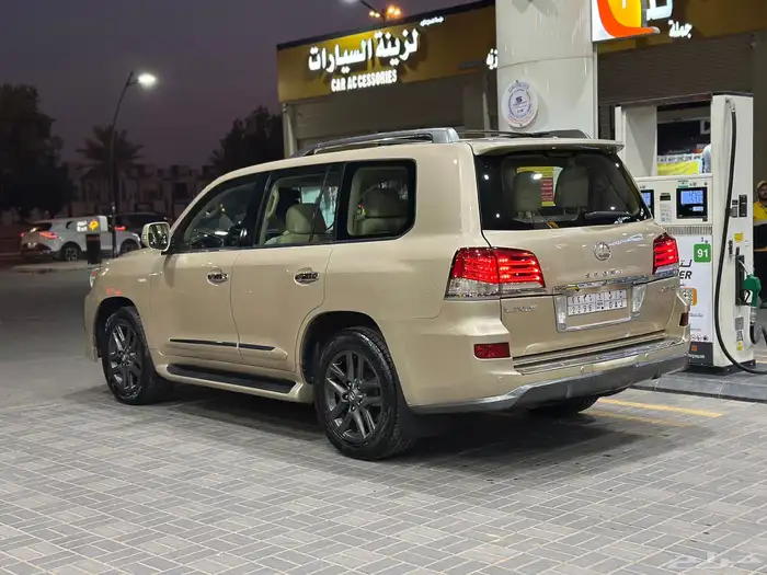 جيب لكزس LX570 موديل 2009 فل كامل 0