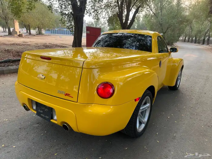 مخزن كشف ونيت بيك اب شيفرولية SSR موديل 2003 1