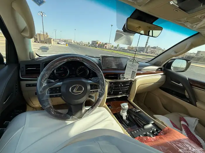 جيب لكزس 2017 فل كامل خليجي شد بلد الدفعه الاخيره 19