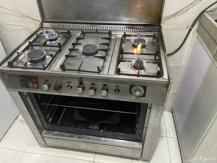 فرن وكنب للبيع 0