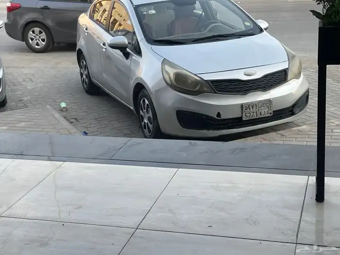 Kia ريو 2014. نظيفه 0