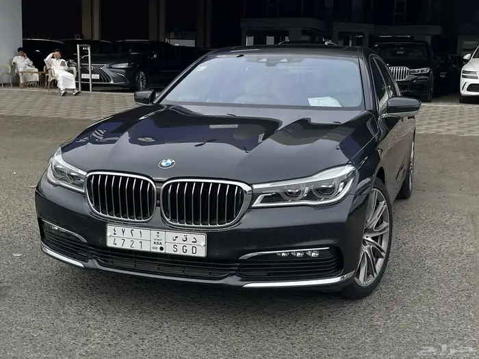 بي ام دبليو 730il 2019 مخزن 11