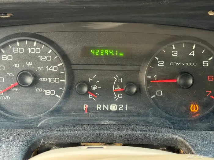 فورد كراون فكتوريا 2011 مخزن 17